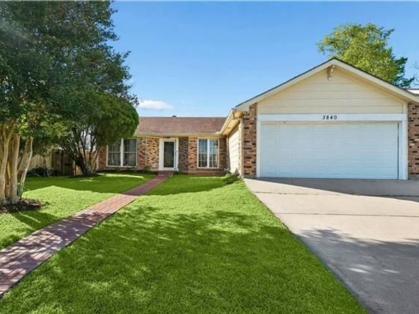 3840 CLOVER Lane , Harvey, LA 70058