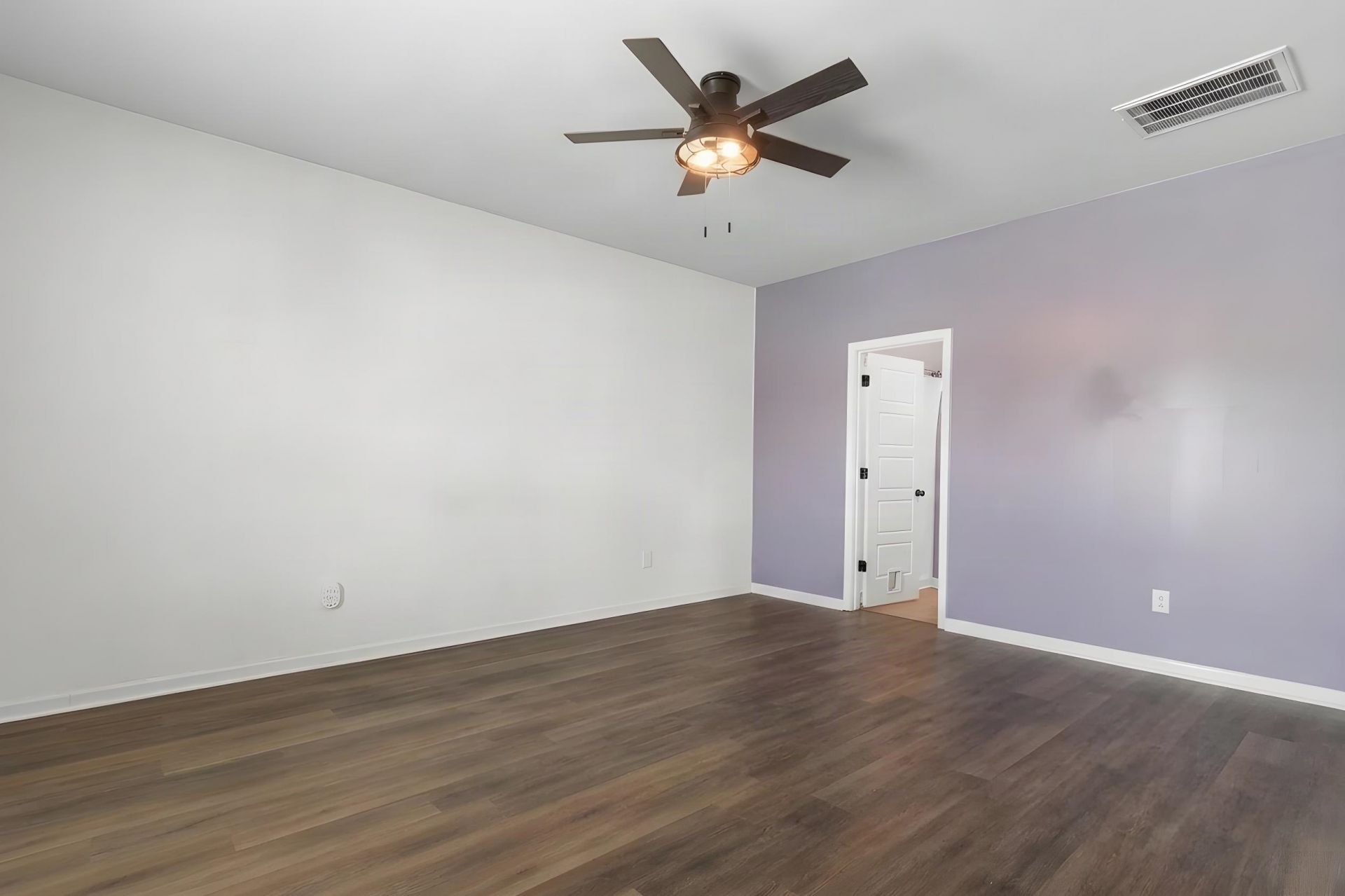 1049 Tibetan St.  Photo 13