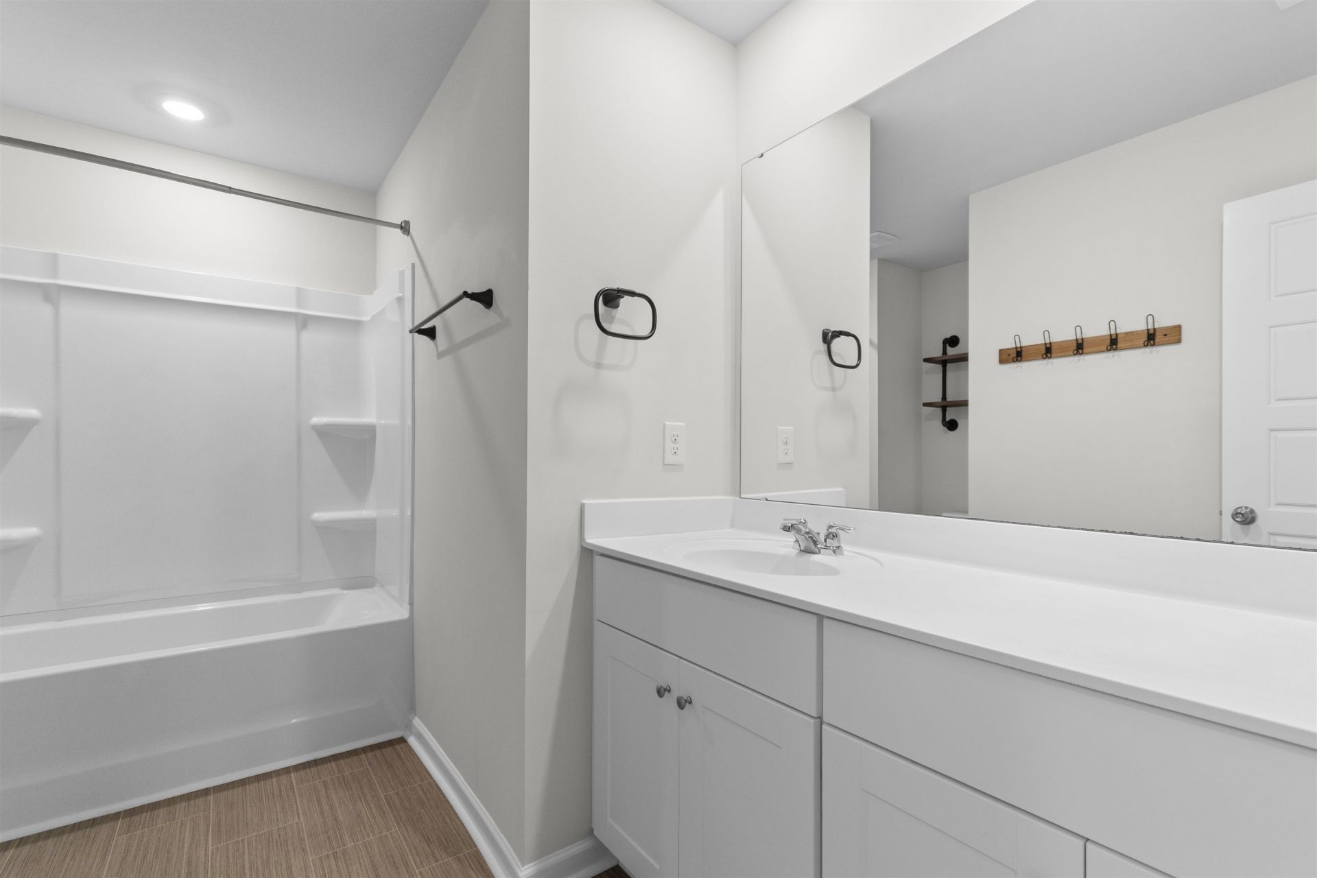 1049 Tibetan St.  Photo 22