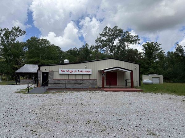 1050 Duncan Ln, Leighton, AL 35646