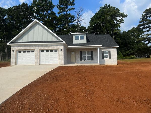 701 Oakview Cir, Killen, AL 35645