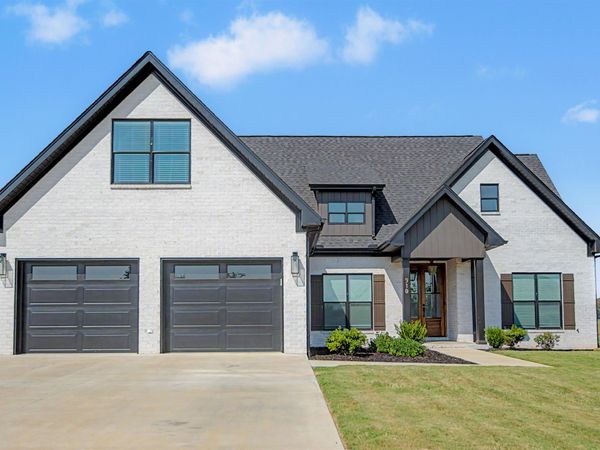 510 Cottontail Tr, Killen, AL 35645