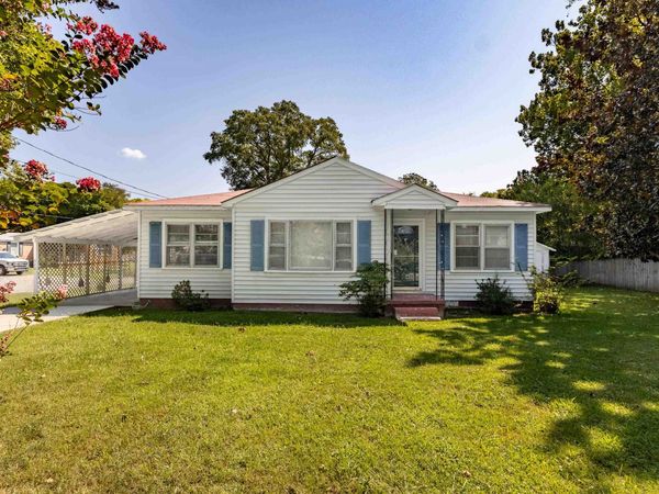 320 College St, Killen, AL 35645