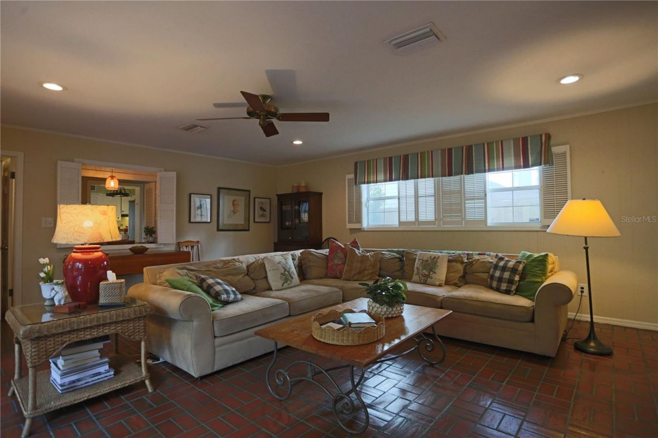4414 W Watrous Avenue, Tampa, FL 33629 Photo