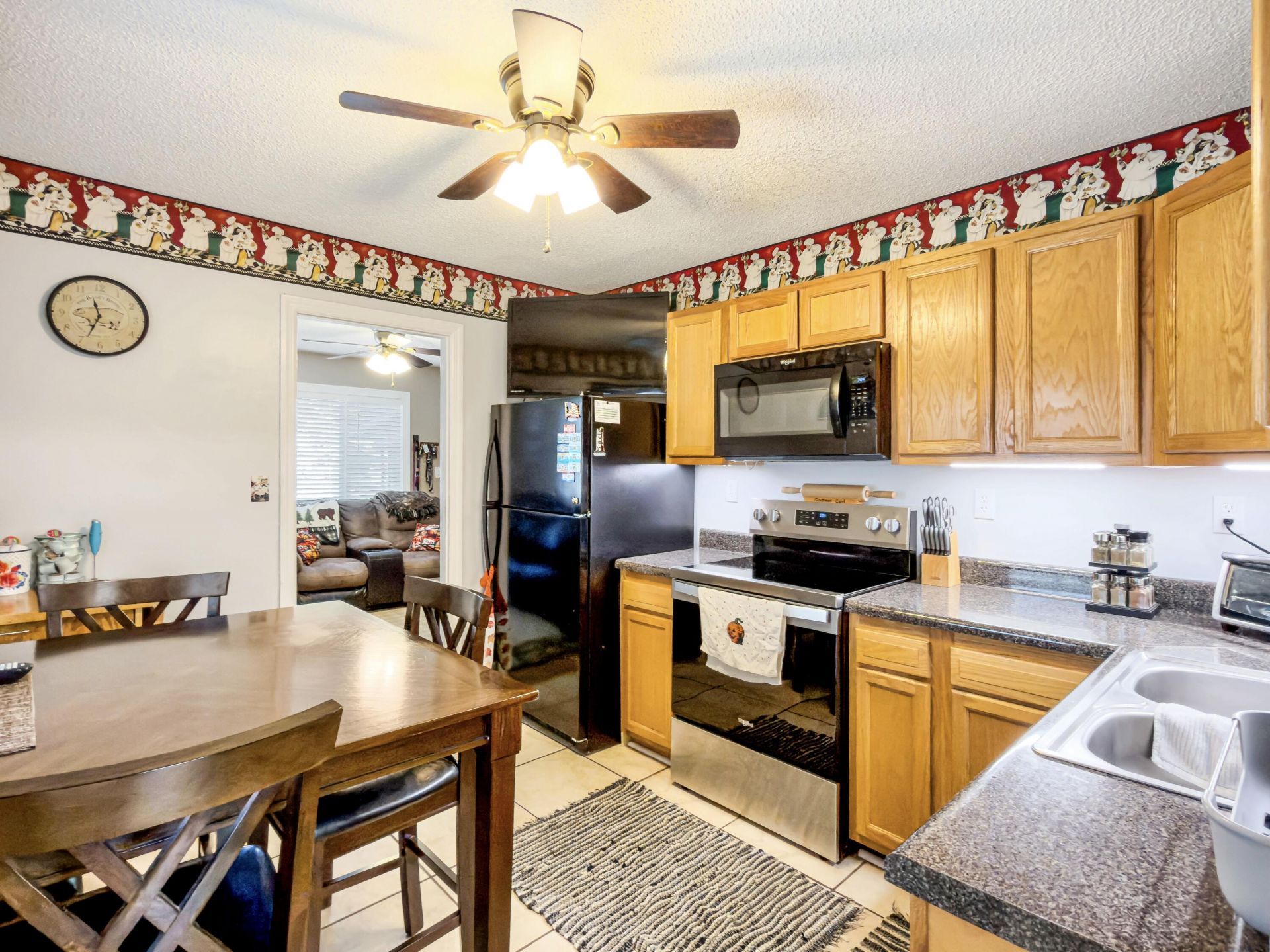 303 Mary Scott Drive Photo 7