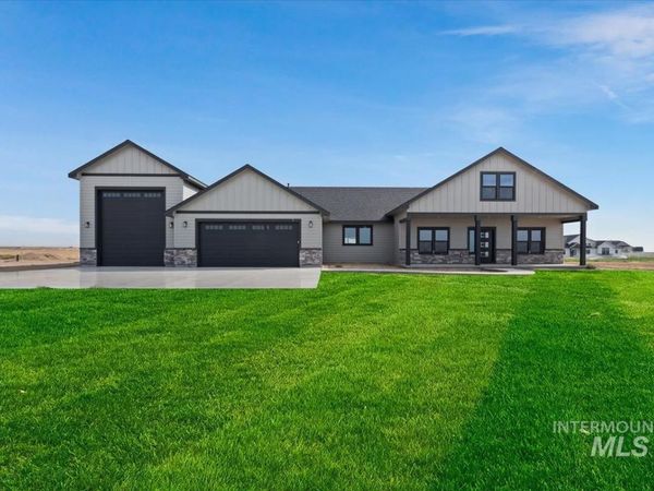 8650 SW El Camino Court, Mountain Home, ID 83647