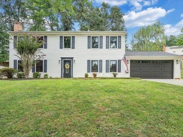 5625 North lake Drive, Roanoke, VA 24019