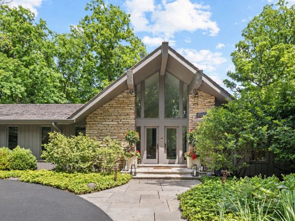 677 Driftwood Lane, Northbrook, IL 60062