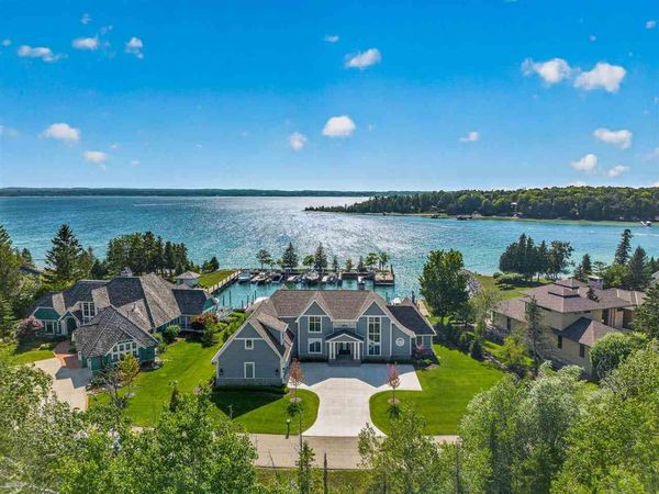 7615 Oyster Bay Drive, Charlevoix, MI 49712