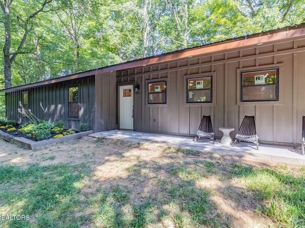 927 Carvers Lane, Sevierville, TN 37876