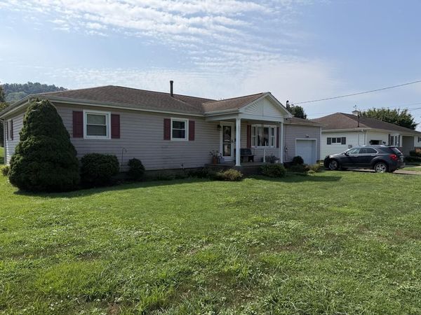 504 N 2nd Avenue, Paden City, WV 26159