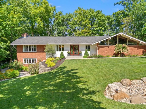 140 Rossmoyne Drive, Crestview Hills, KY 41017