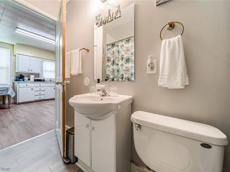 4145 Hyde Avenue, Cleveland, OH 44109 Photo 13