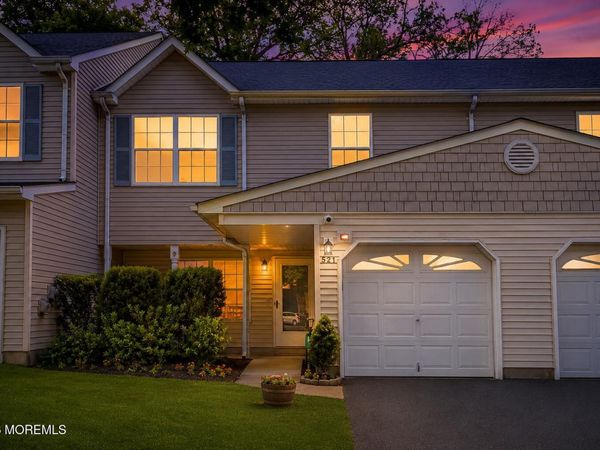 521 Woodbine Lane, Lakewood, NJ 08701