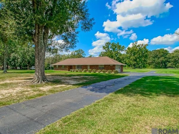 15681 El Ranchitos Ave, Pride, LA 70770