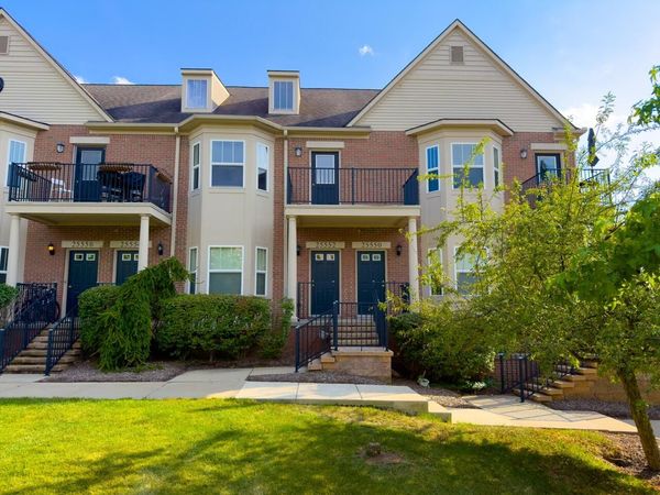 25552 Portico Lane, Novi, MI 48375