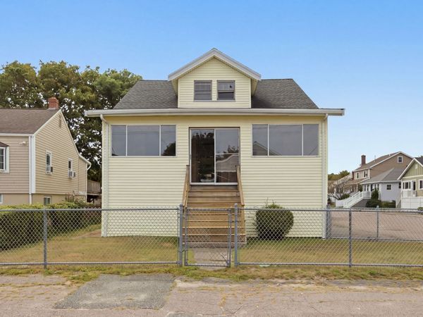 9 Stafford Rd, Hull, MA 02045