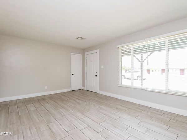 727 W FLINT Street, Chandler, AZ 85225