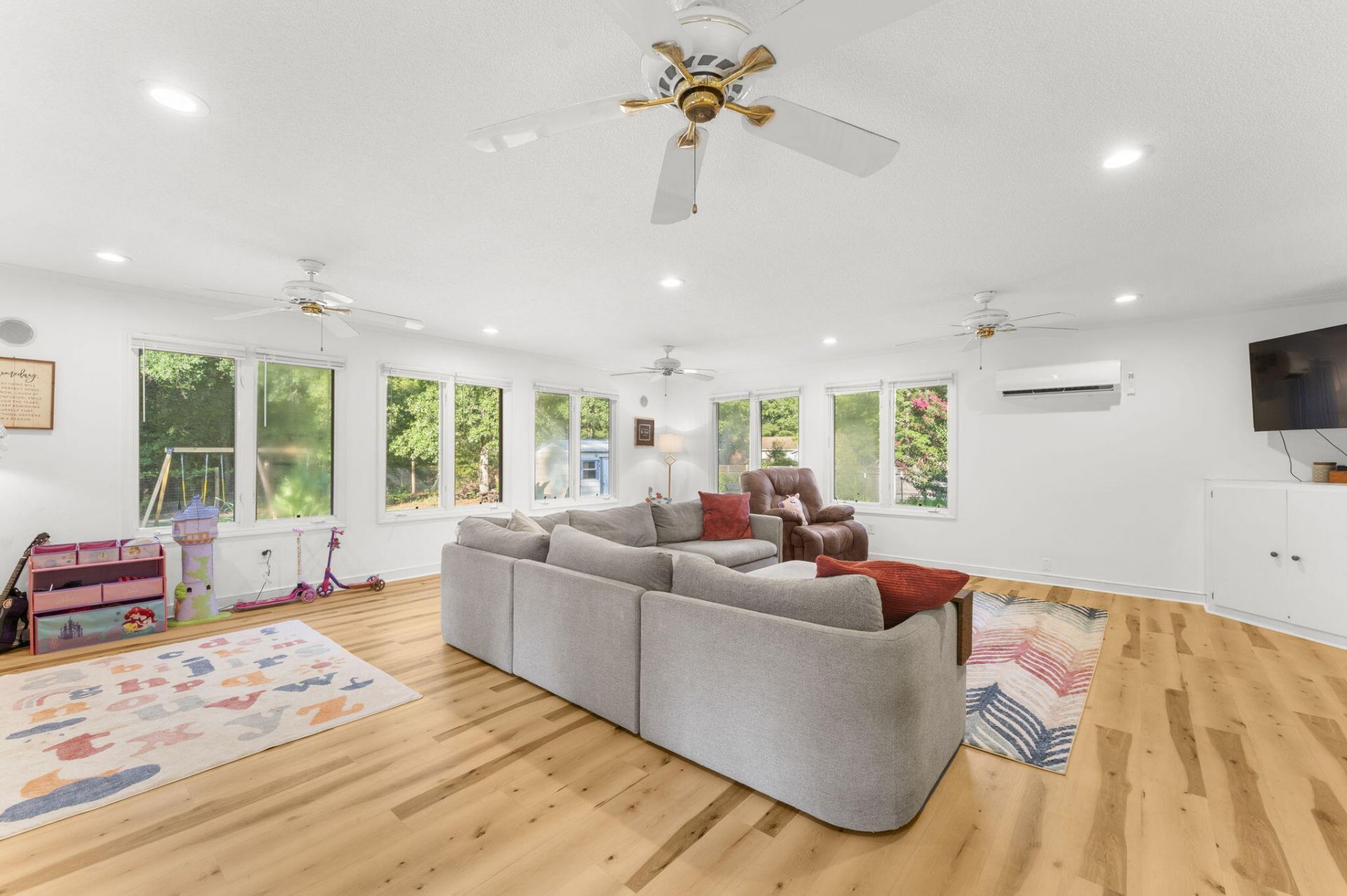 111 Greenbay Street Photo 18