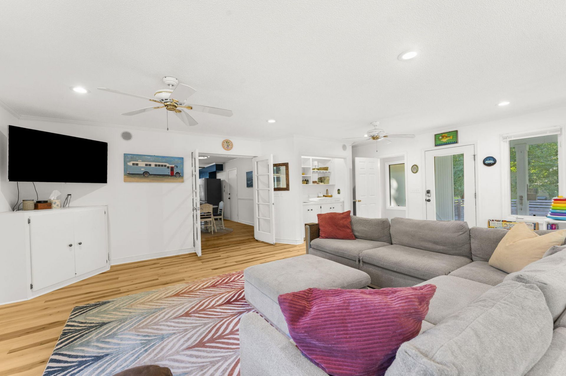 111 Greenbay Street Photo 21