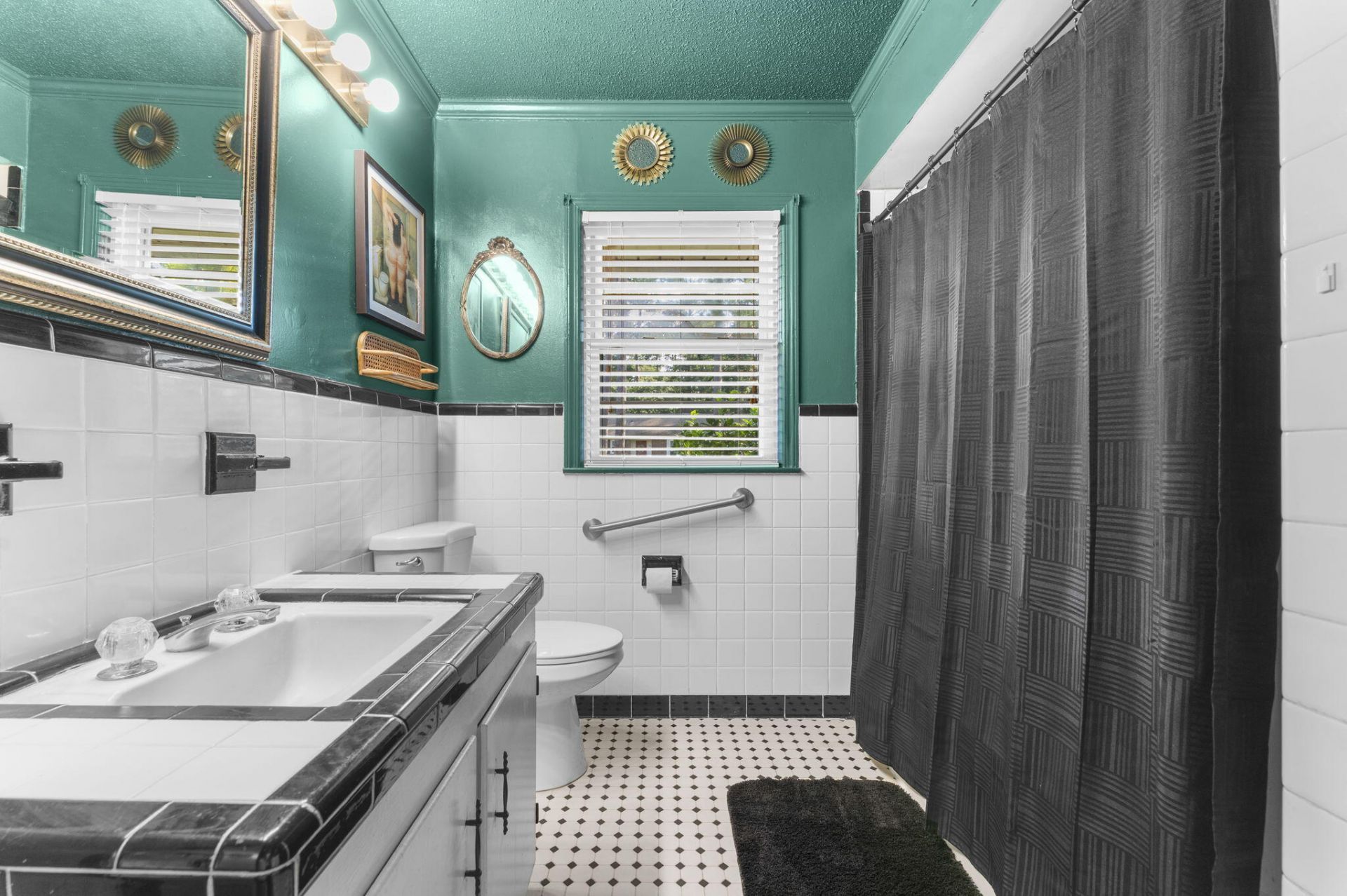 111 Greenbay Street Photo 26