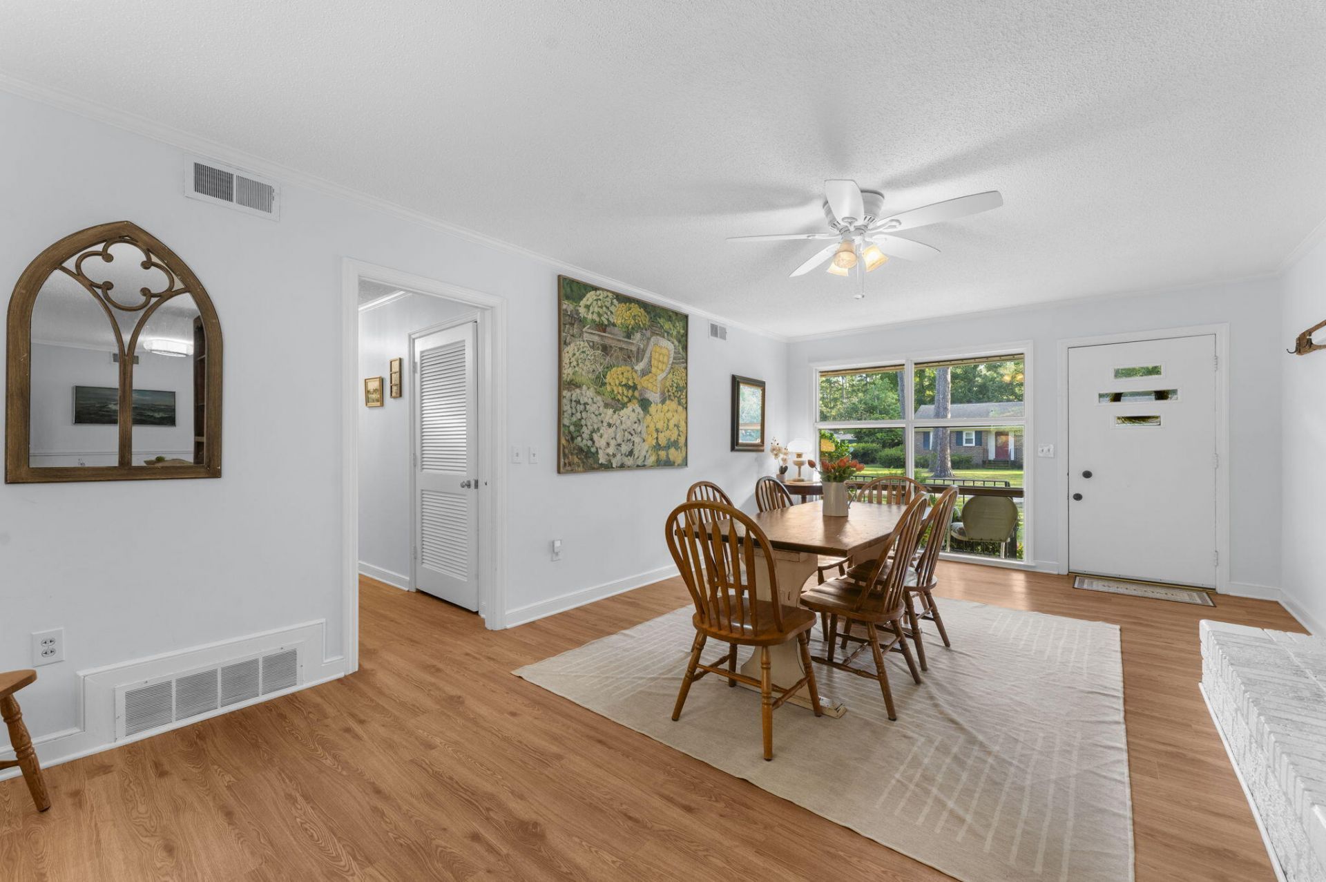 111 Greenbay Street Photo 8