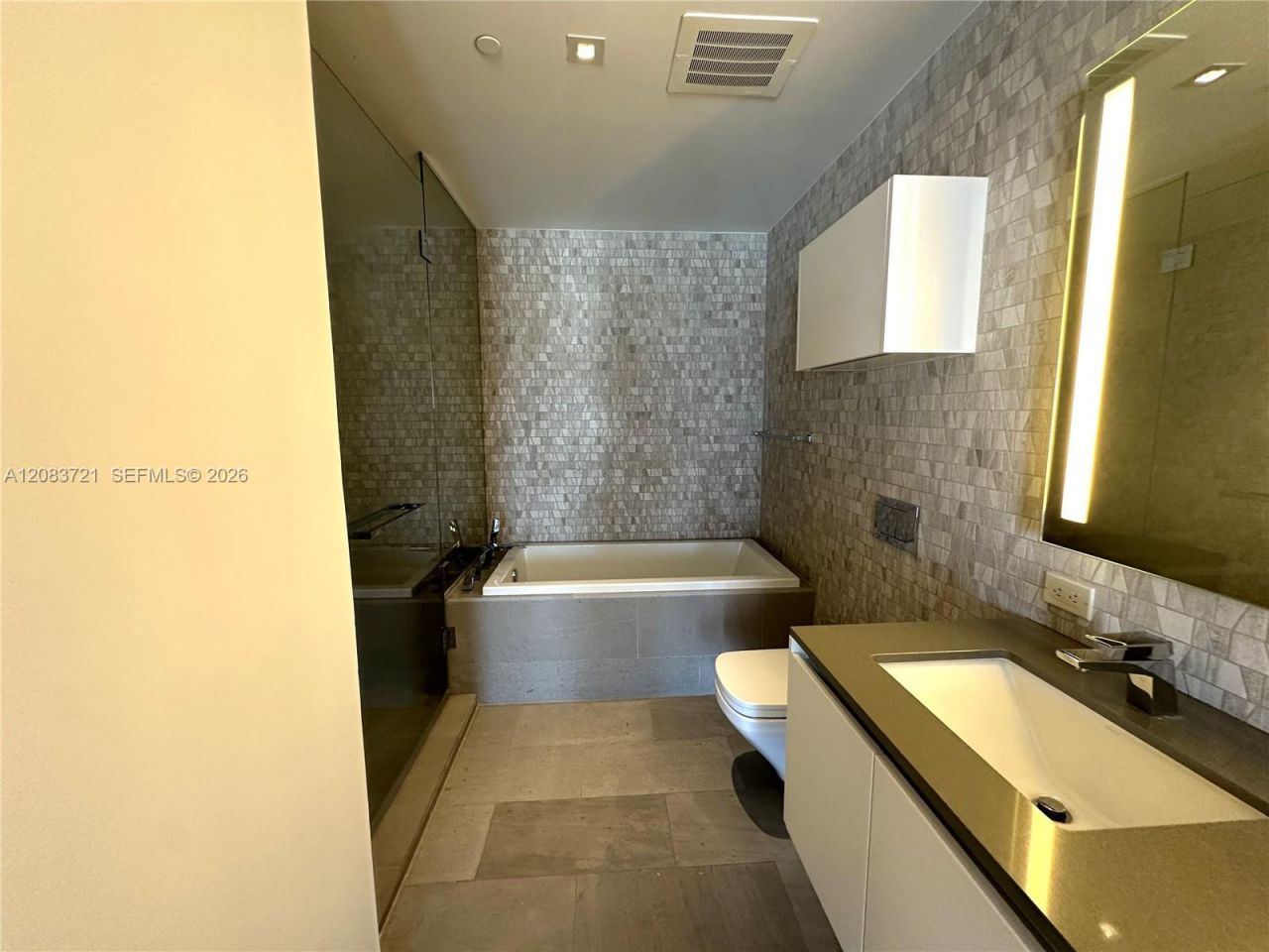 88 SW 7th St , Unit 2806, Miami, FL 33130 Photo