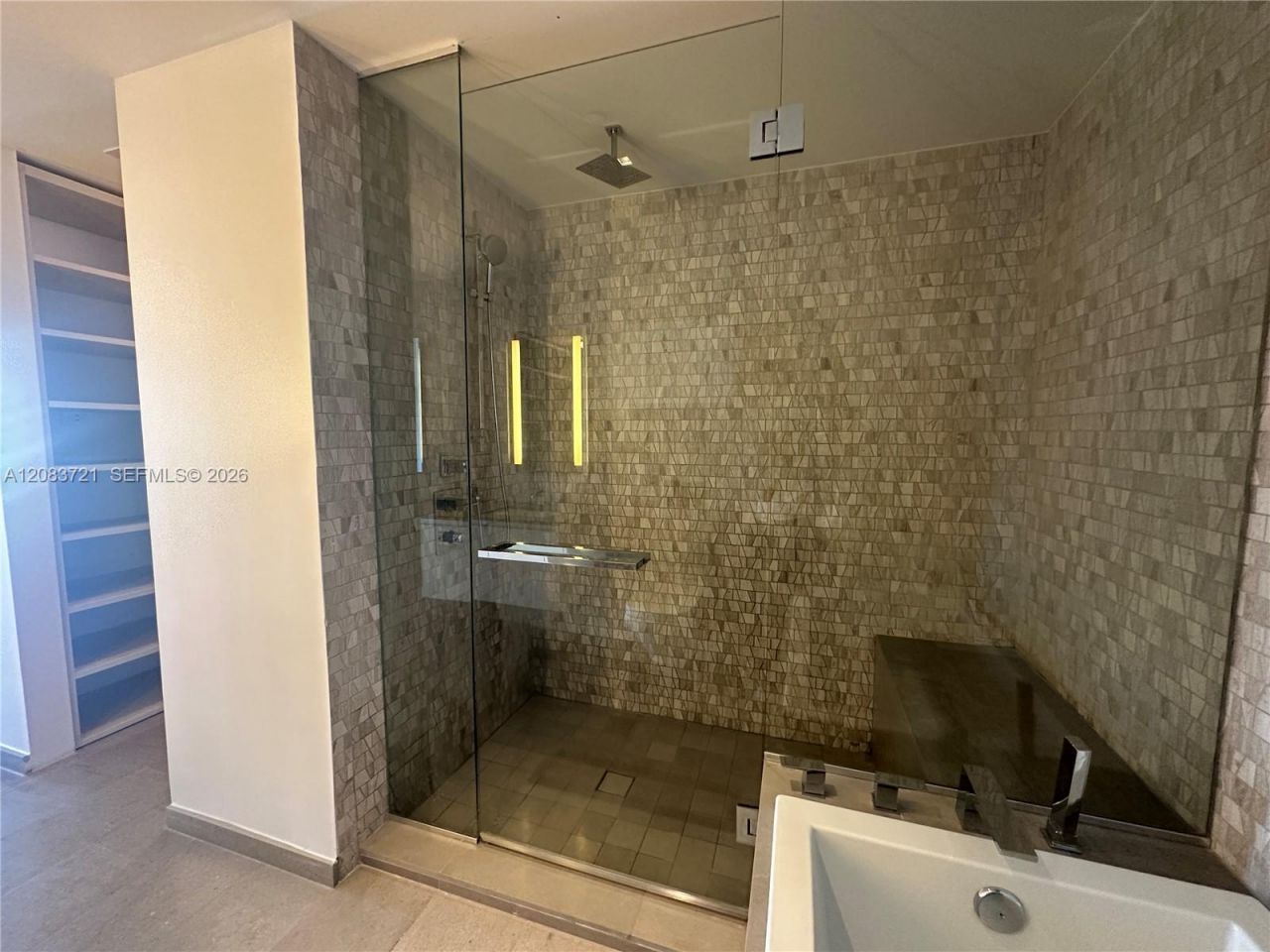 88 SW 7th St , Unit 2806, Miami, FL 33130 Photo