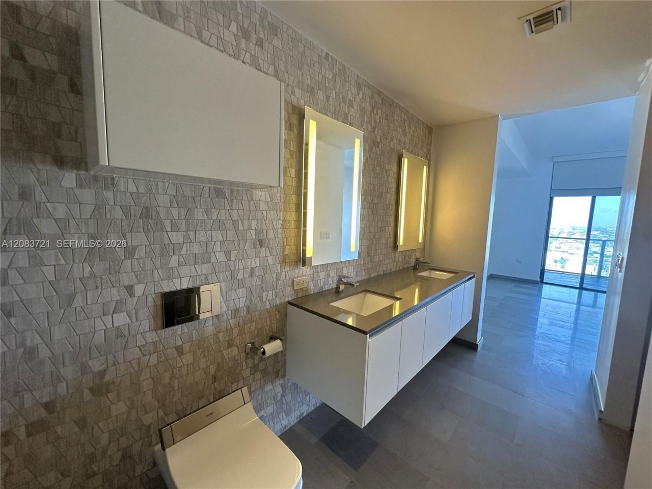 88 SW 7th St , Unit 2806, Miami, FL 33130 Photo