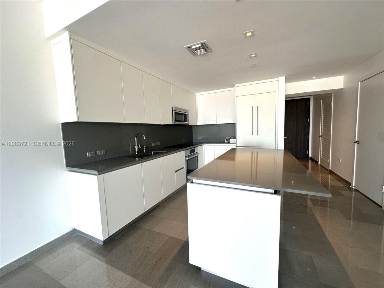 88 SW 7th St , Unit 2806, Miami, FL 33130 Photo