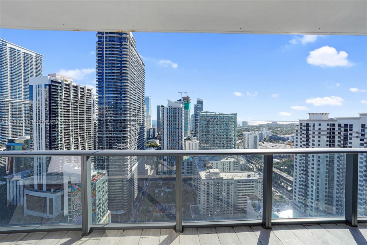 45 SW 9th St , Unit 3405, Miami, FL 33130 Photo