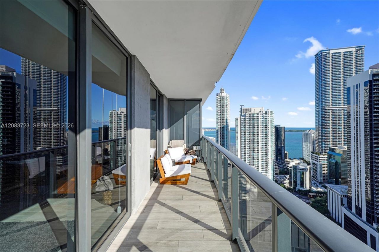 45 SW 9th St , Unit 3405, Miami, FL 33130 Photo