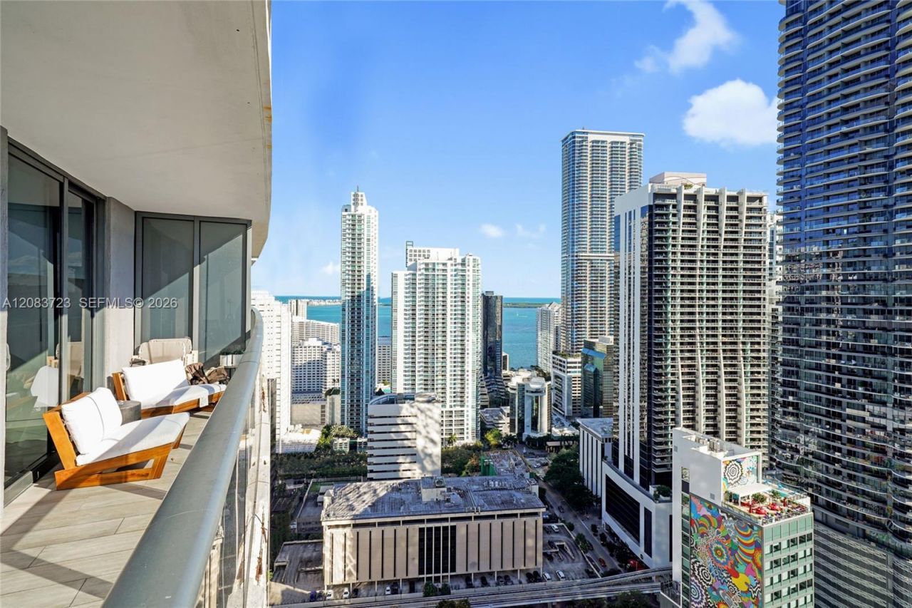 45 SW 9th St , Unit 3405, Miami, FL 33130 Photo