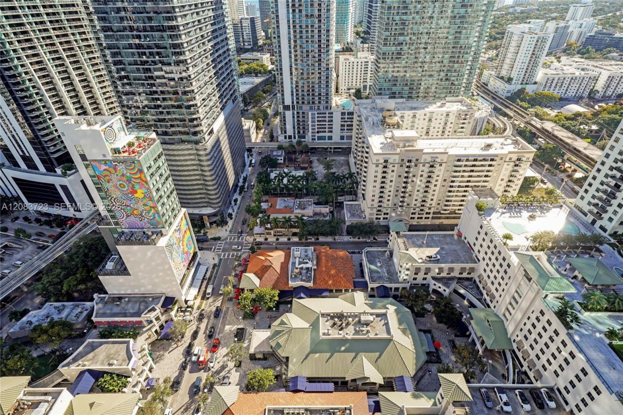 45 SW 9th St , Unit 3405, Miami, FL 33130 Photo