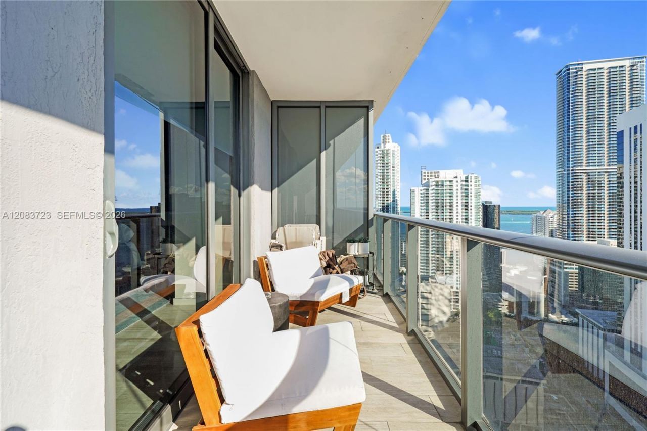 45 SW 9th St , Unit 3405, Miami, FL 33130 Photo