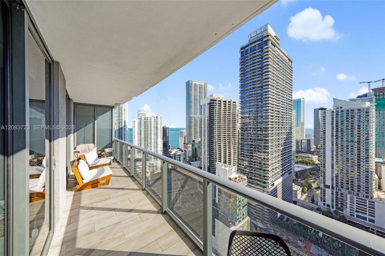 45 SW 9th St , Unit 3405, Miami, FL 33130 Photo