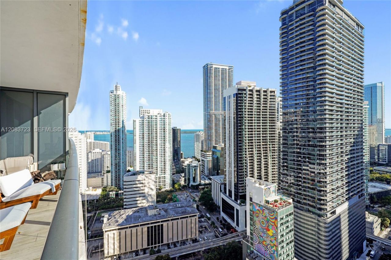 45 SW 9th St , Unit 3405, Miami, FL 33130 Photo