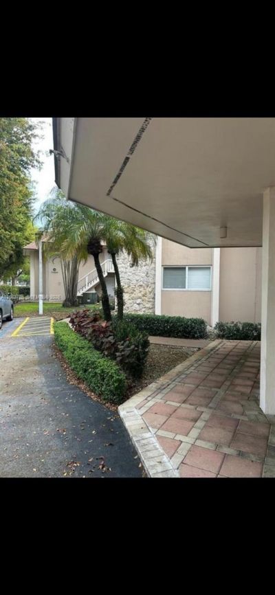 7450 Miami Lakes Dr , Unit C104, Miami Lakes, FL 33014 Photo