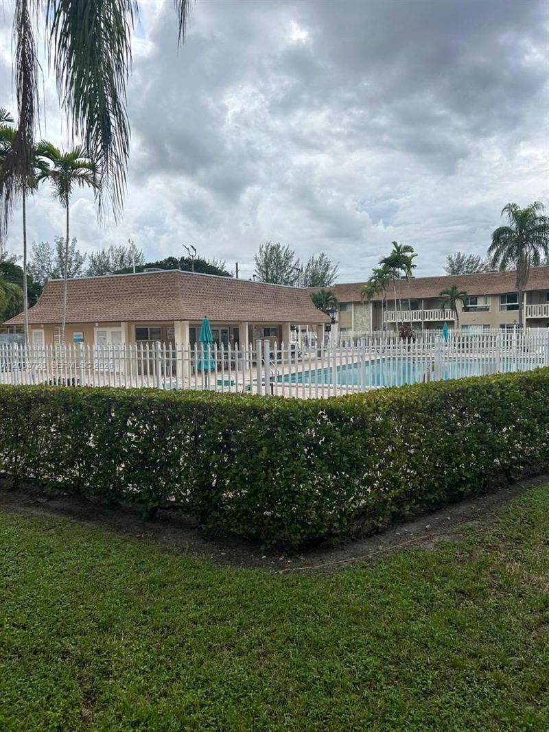 7450 Miami Lakes Dr , Unit C104, Miami Lakes, FL 33014 Photo
