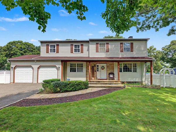 7 David Drive, Selden, NY 11784