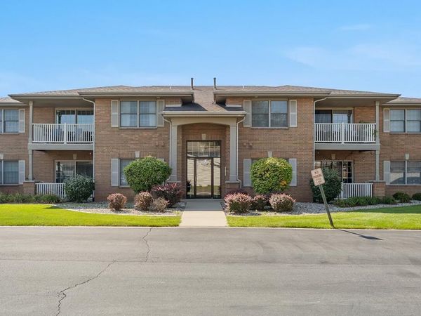 9841 Wildwood Court , Unit 2a, Highland, IN 46322