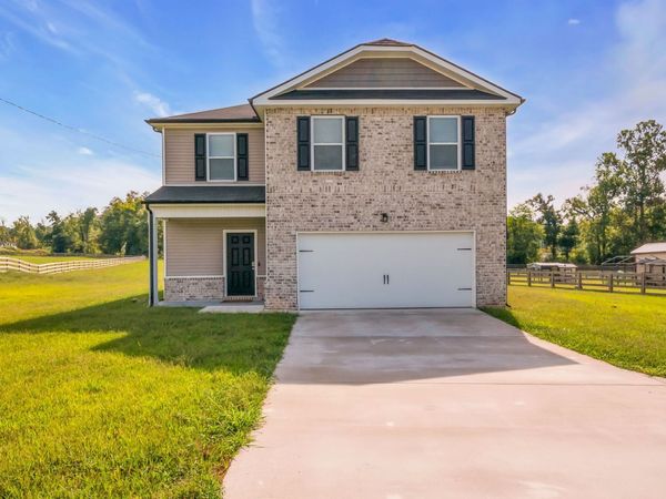 1055 E Piney Rd, Dickson, TN 37055