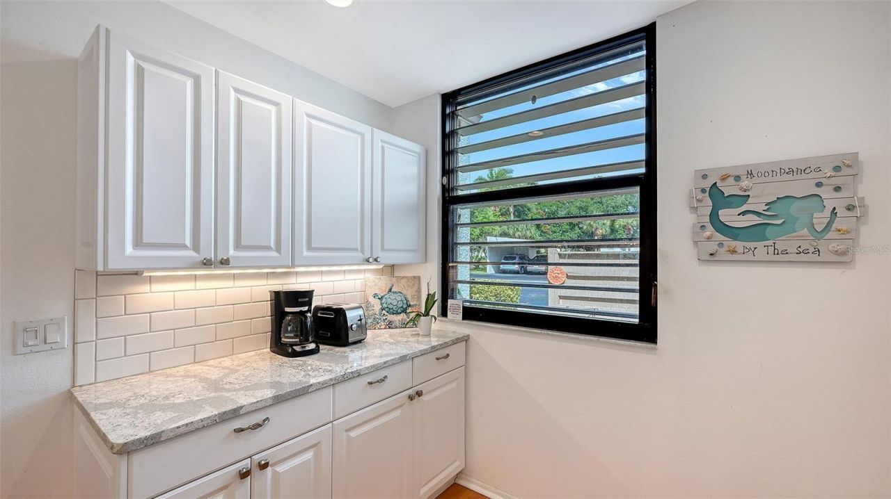 666 Woodlawn Drive, Unit 666, Bradenton, FL 34210 Photo