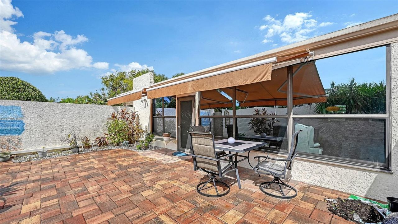 666 Woodlawn Drive, Unit 666, Bradenton, FL 34210 Photo