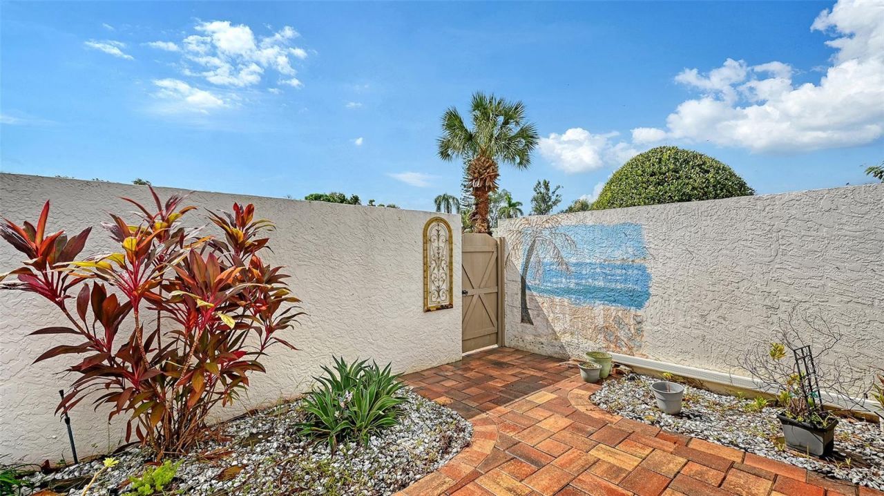 666 Woodlawn Drive, Unit 666, Bradenton, FL 34210 Photo