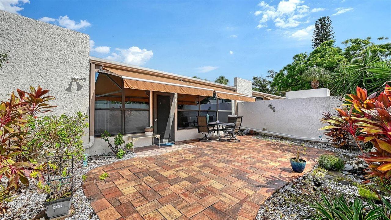 666 Woodlawn Drive, Unit 666, Bradenton, FL 34210 Photo