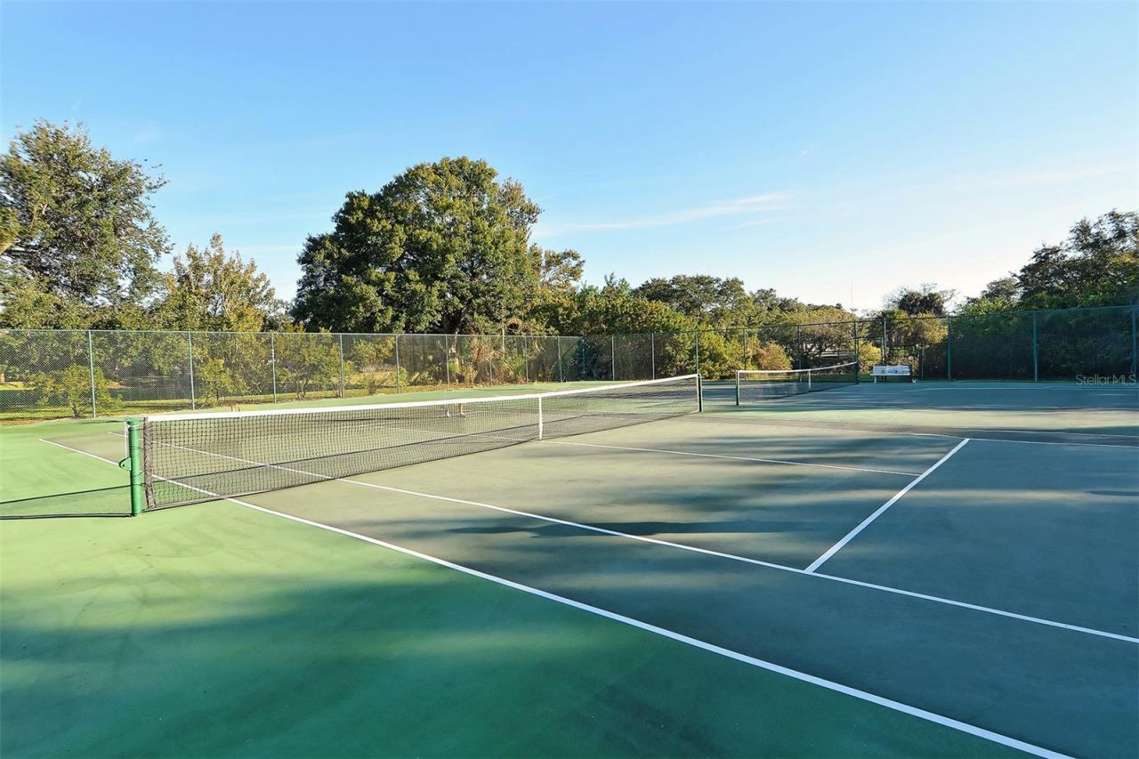 666 Woodlawn Drive, Unit 666, Bradenton, FL 34210 Photo