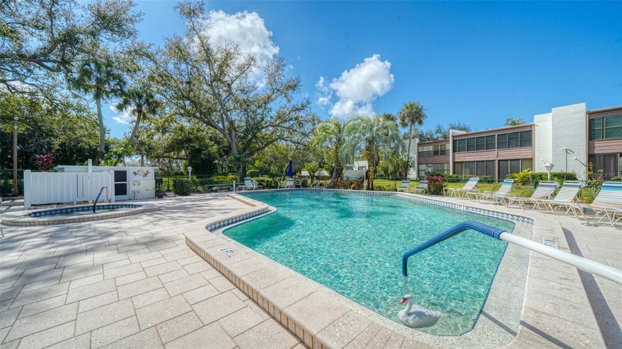666 Woodlawn Drive, Unit 666, Bradenton, FL 34210 Photo