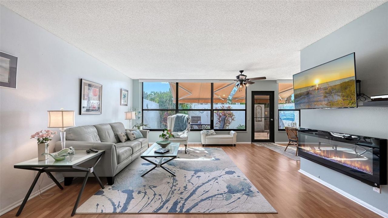 666 Woodlawn Drive, Unit 666, Bradenton, FL 34210 Photo