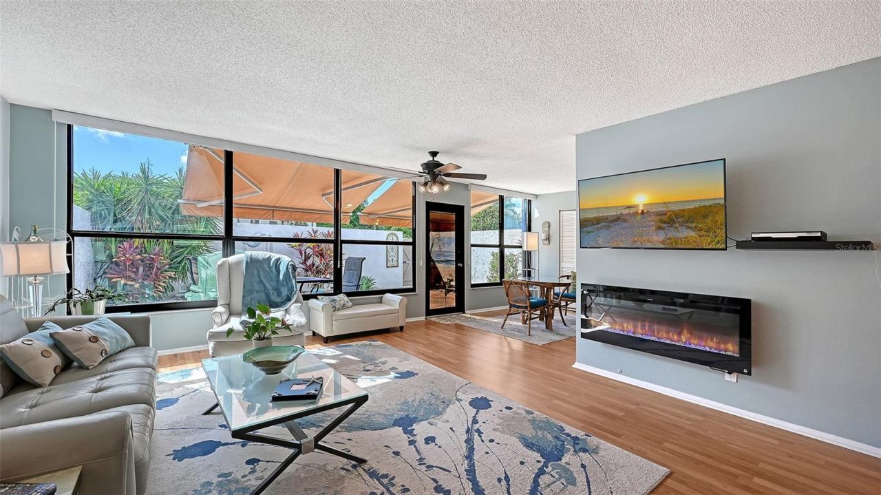 666 Woodlawn Drive, Unit 666, Bradenton, FL 34210 Photo